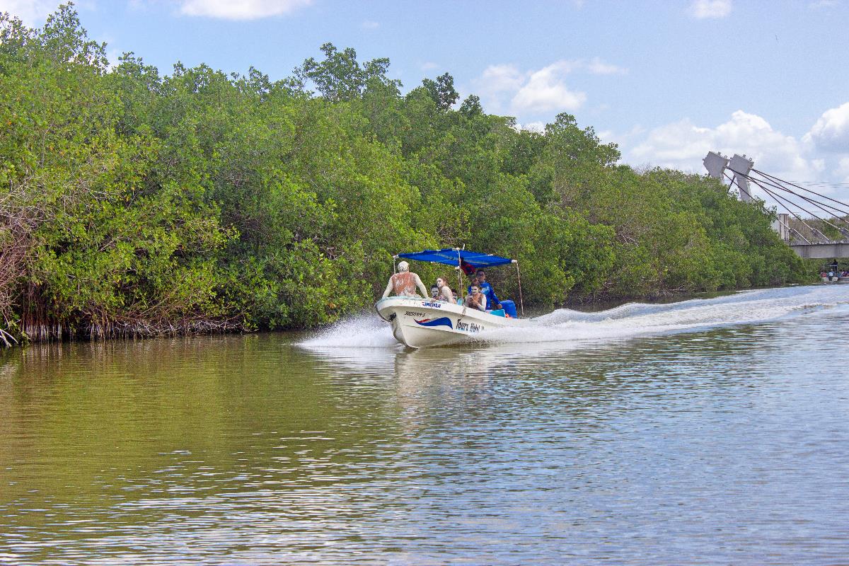 Tour a las Coloradas, Mayaab Travel